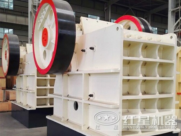 69石頭顎破機(jī)，產(chǎn)量為50-160t/h