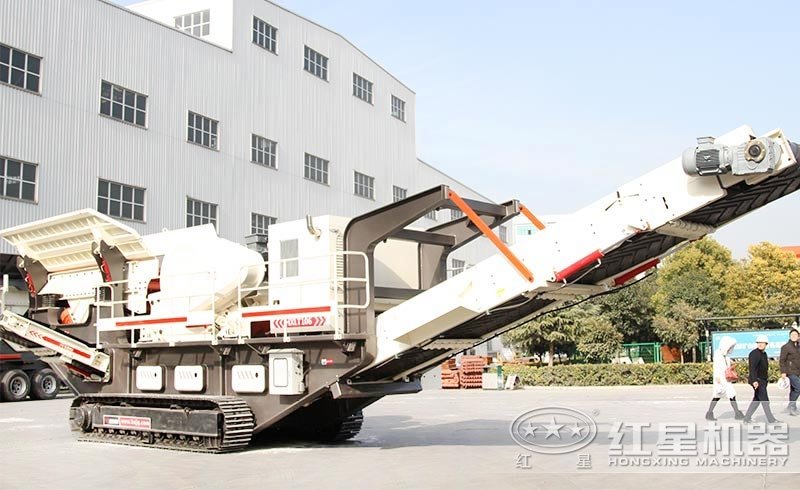 小型履帶石頭破碎機匠工于心，環(huán)保達標，不怕污染