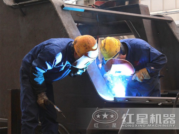 錘式破碎機(jī)匠心做工，質(zhì)量保證
